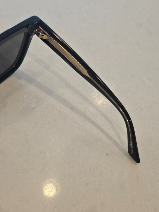 DIFF Iconica Thea Designer Square Oversize Sunglasses - Black Frame/Grey Lenses main image 4